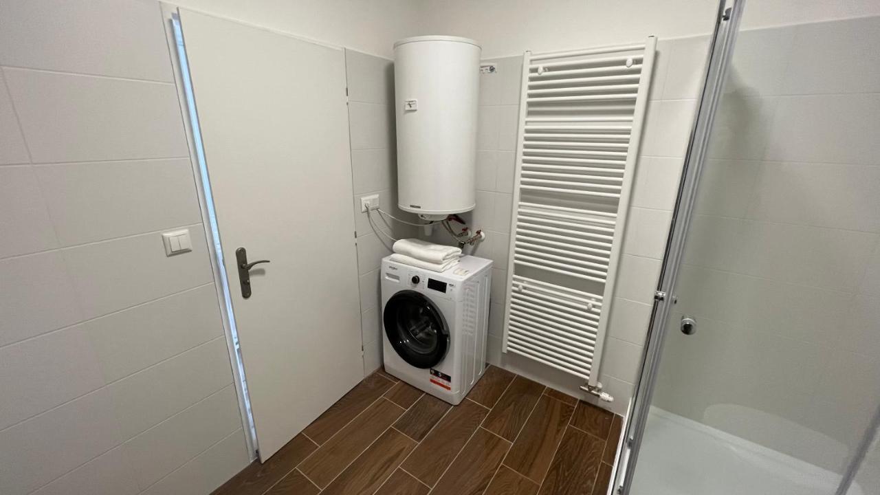 2 Room Apartment With Balcony Liptovský Mikuláš エクステリア 写真