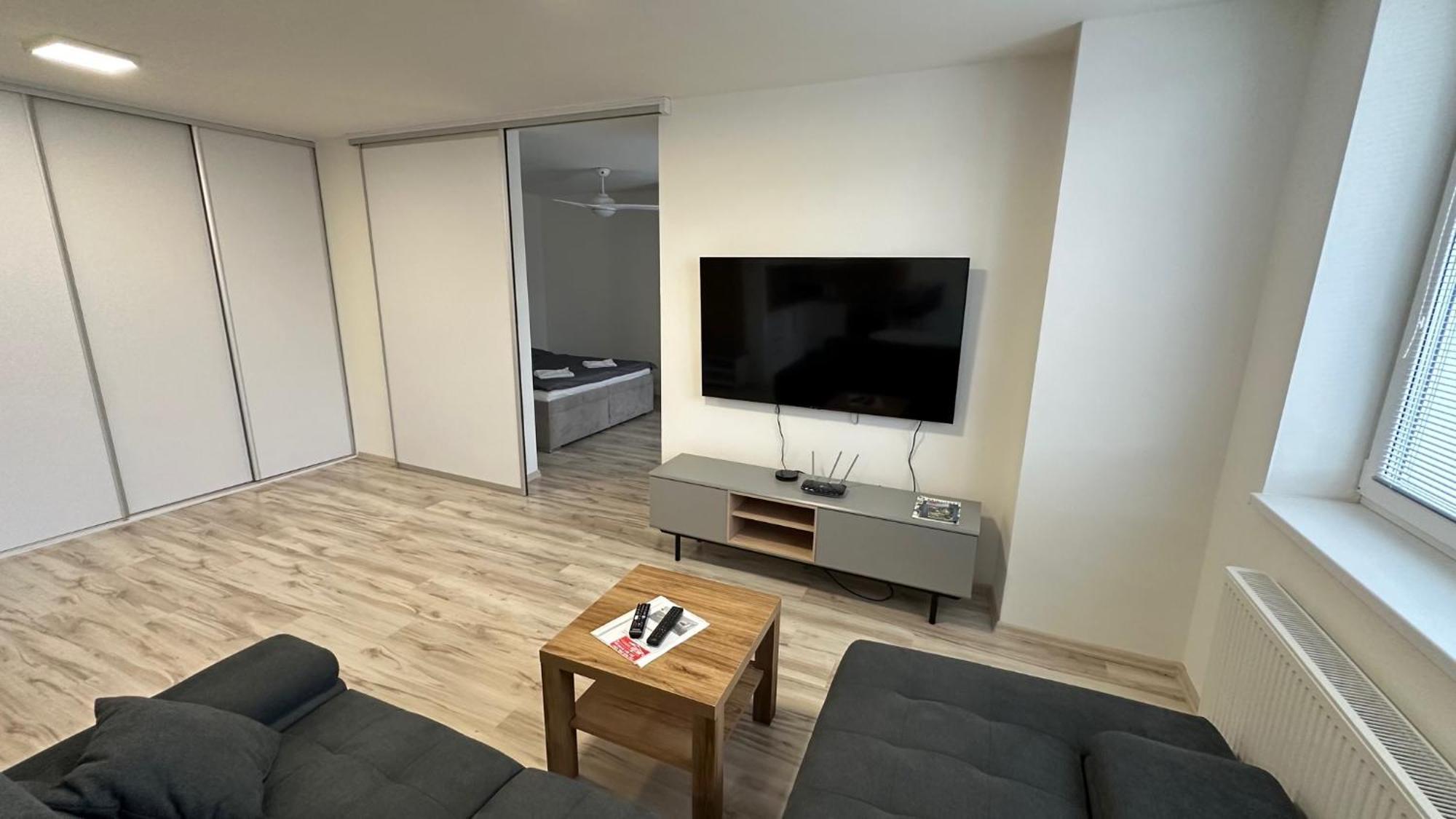 2 Room Apartment With Balcony Liptovský Mikuláš エクステリア 写真