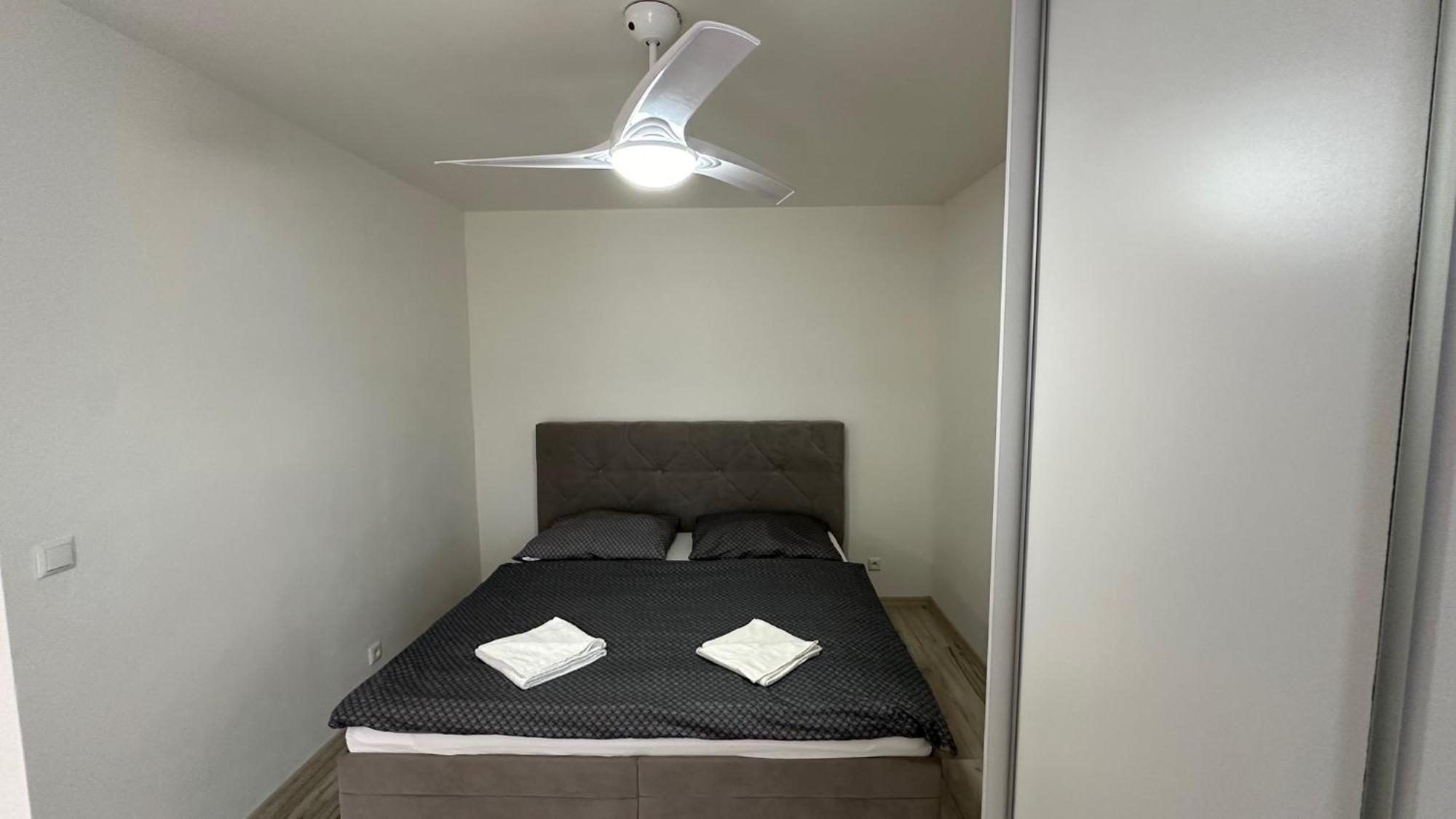 2 Room Apartment With Balcony Liptovský Mikuláš エクステリア 写真